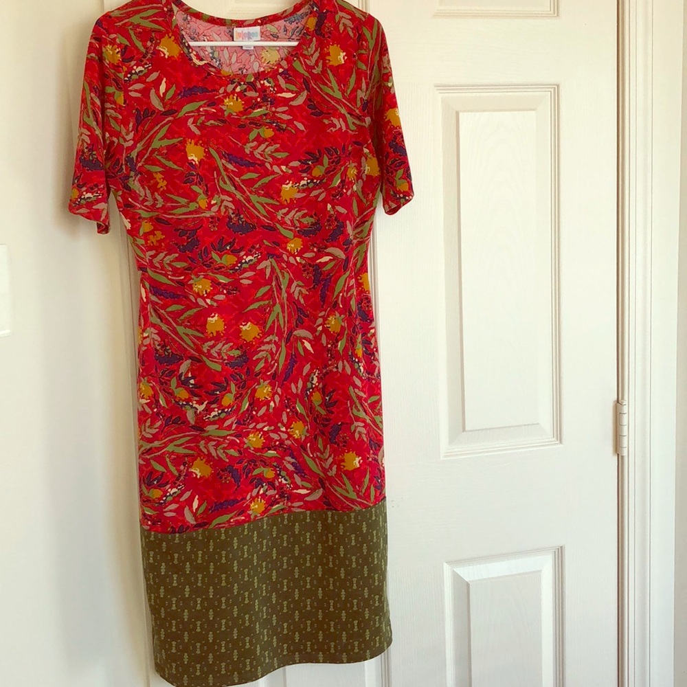 Lularoe GORGEOUS DIPPED floral Julia